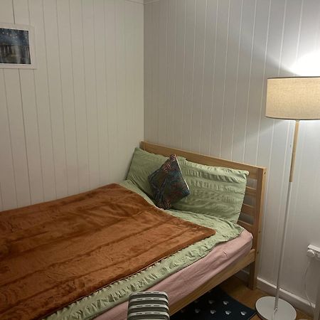 Mini Cabin In A Quiet Area London Exterior foto